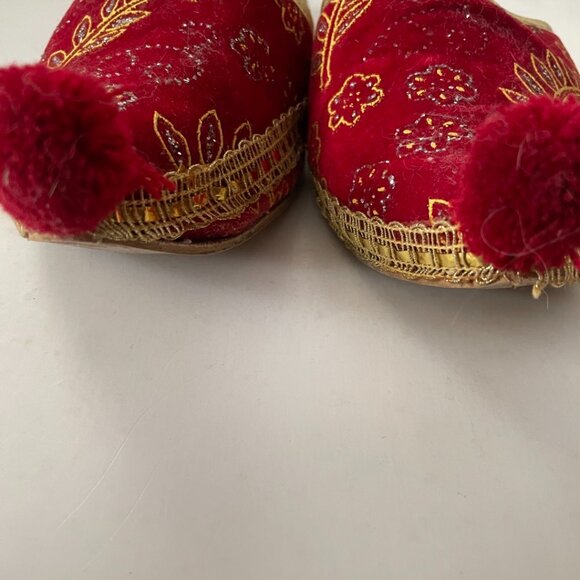 Traditional Red Embroidered Costume Slippers - Picture 4 of 11